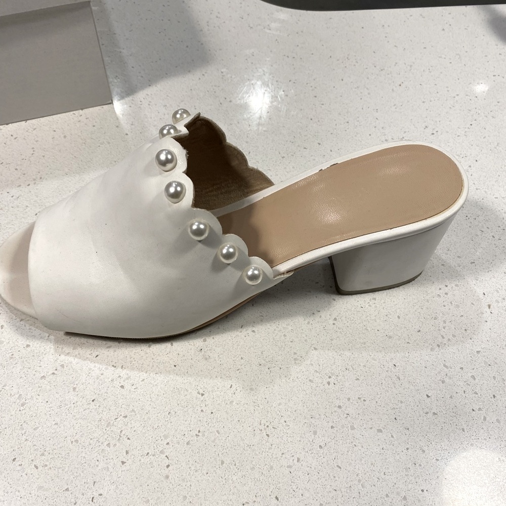 Le Chateau Gently worn heels